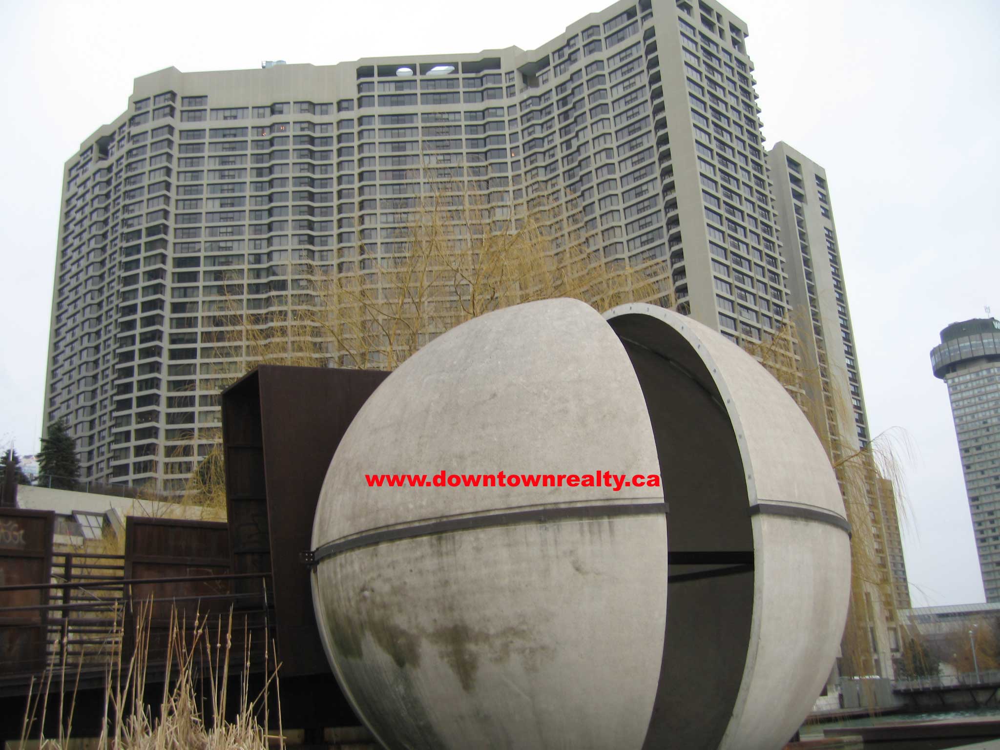 65 Harbour sq